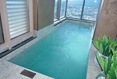 廣州佳兆業(yè)“天墅”高層復(fù)式層流推進器泳池工程