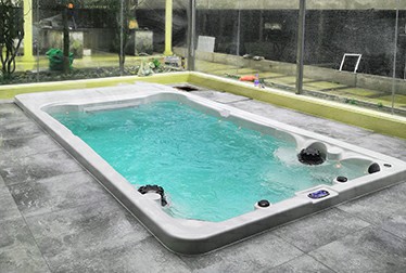 江門珠江御景山莊私家無邊際泳池工程