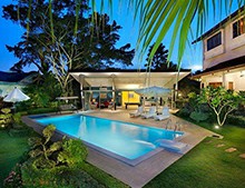 戴高樂無邊際泳池是你想象不到的奢華，泳池SPA按摩一應俱全