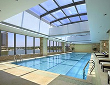 泳池加熱設備選擇空氣源熱泵還是太陽能熱水器好?