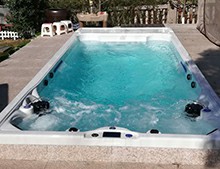 無邊際泳池比傳統(tǒng)土建泳池造價(jià)低這么多？你想不到[戴高樂泳池設(shè)備]