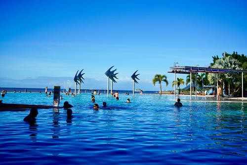 別墅泳池維護(hù)原來(lái)如此簡(jiǎn)單,后悔現(xiàn)在才知道!——戴高樂(lè)泳池設(shè)備