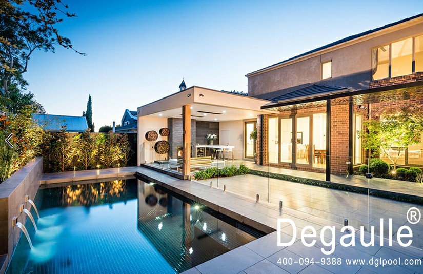 一般私家別墅泳池每天補充多少新水比較合適？——戴高樂泳池設備