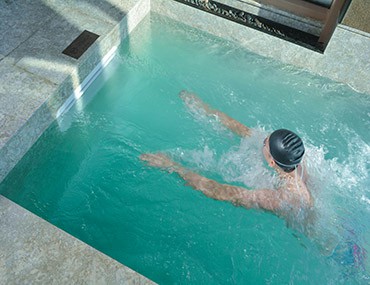 無(wú)邊際泳池循環(huán)系統(tǒng)這么神奇,竟然讓小泳池化身大泳池