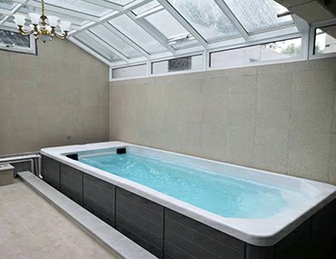 別墅要想做游泳池，這種整體式游泳池非常適合別墅