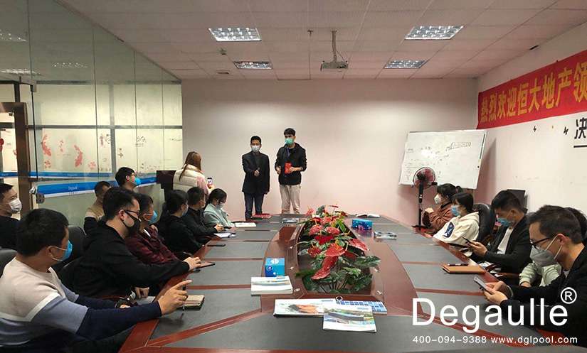 戴高樂泳池設(shè)備廠家