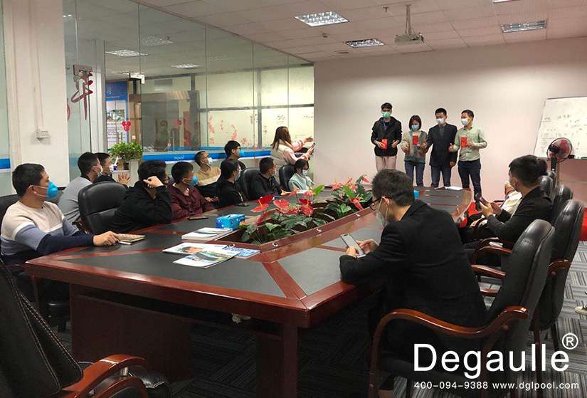 戴高樂泳池設(shè)備