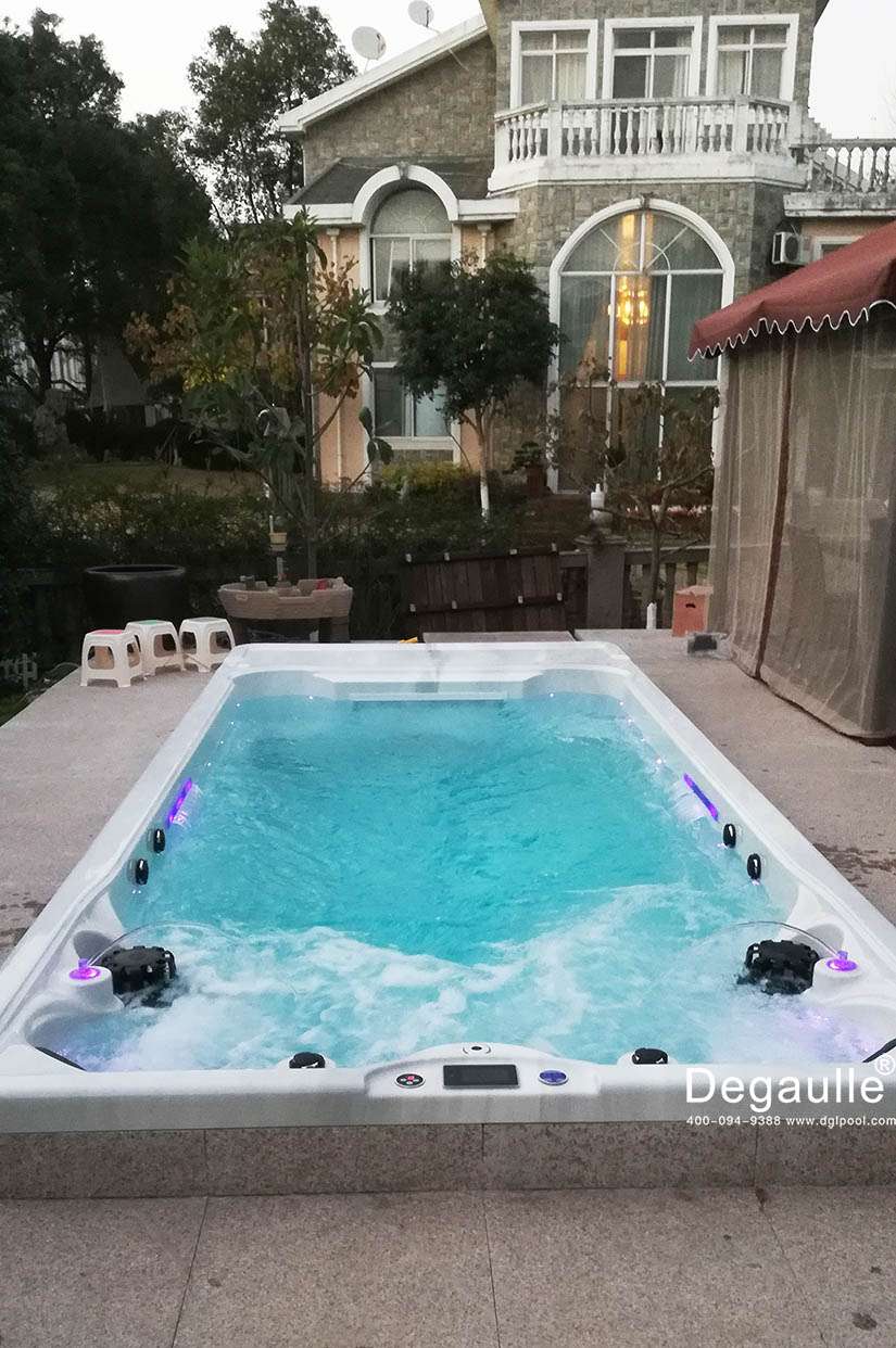 戴高樂(lè)無(wú)邊際泳池 戴高樂(lè)無(wú)邊際泳池