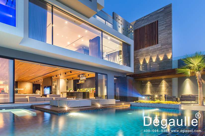 戴高樂(lè)無(wú)邊際泳池 戴高樂(lè)無(wú)邊際泳池