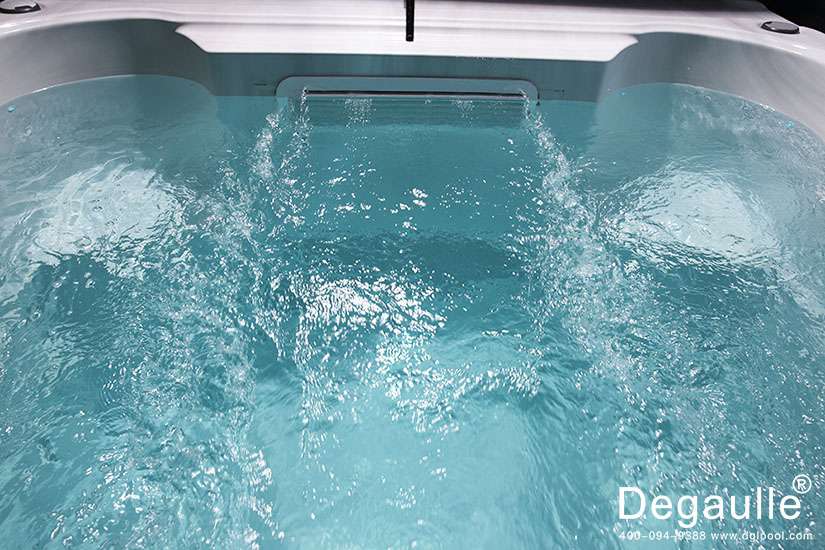 戴高樂無邊際游泳池