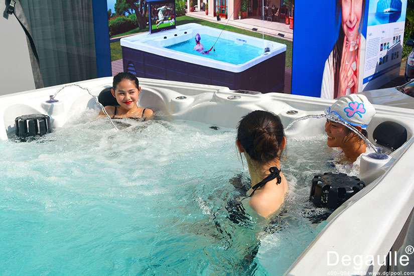 戴高樂無邊際游泳池