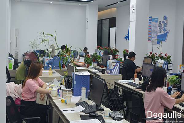 辦公區域.jpg 辦公區域.jpg